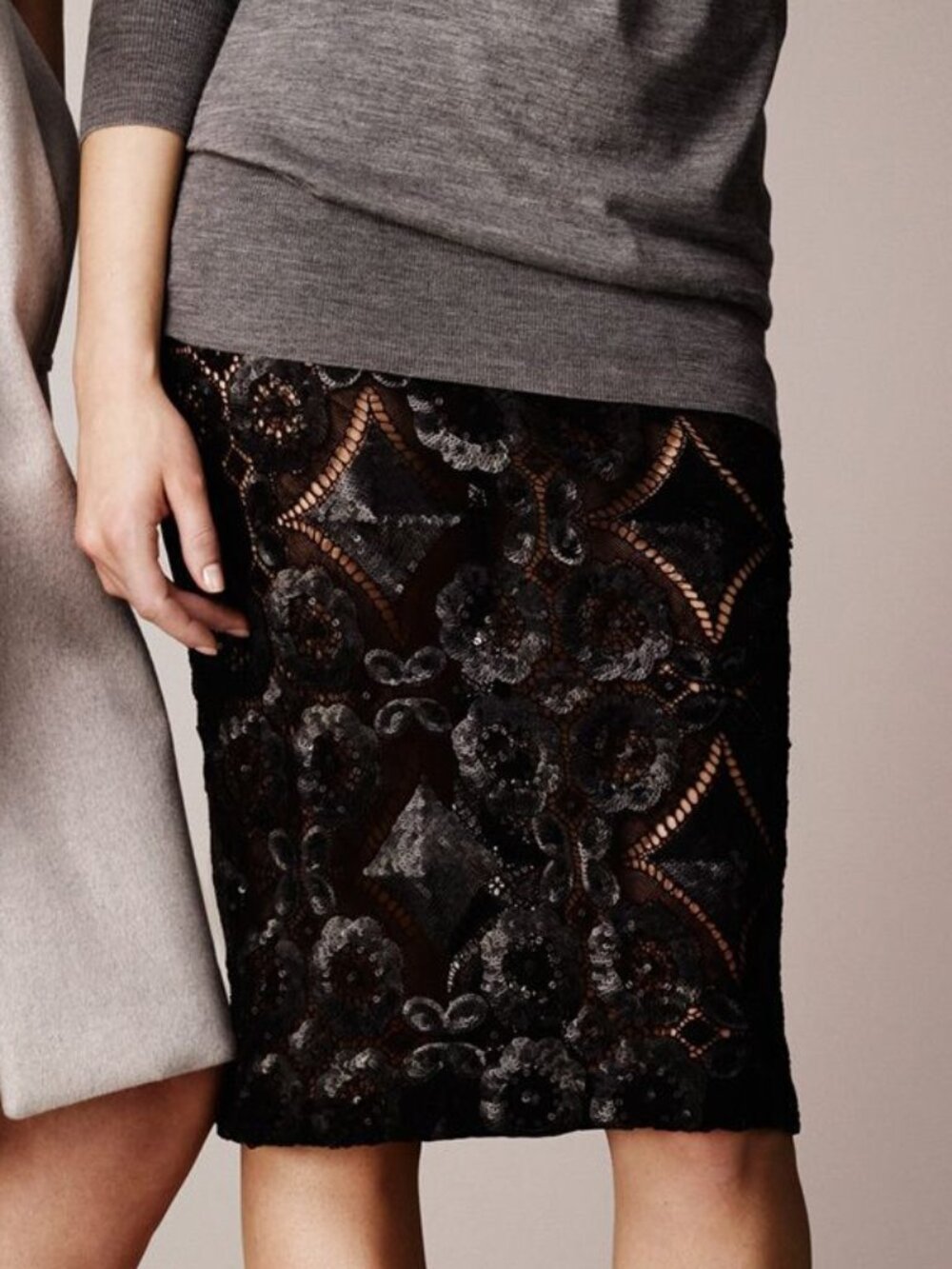 Burberry Prorsum R14 Black Sequin Detail English Lace Pencil Skirt